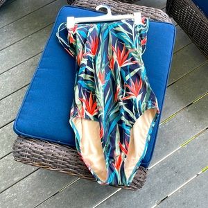 NWT Kona Sol Birds of Paradise One Piece Bathing Suit Medium